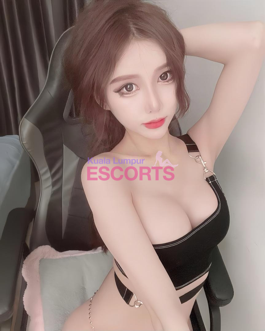 Meet Chinese Joyce – Sexy 22-Year-Old Local Chinese Escort